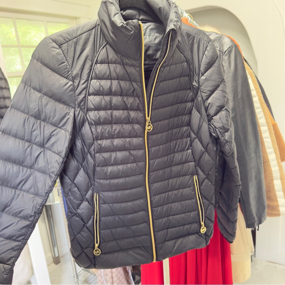 MICHAEL Michael Kors Black down feather Quilted Jacket with gold Accents